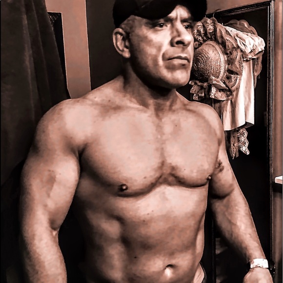 Meet your Posher, Jordi - Picture 3 of 8